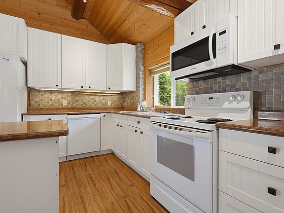5th image of 12880 Burns Rd