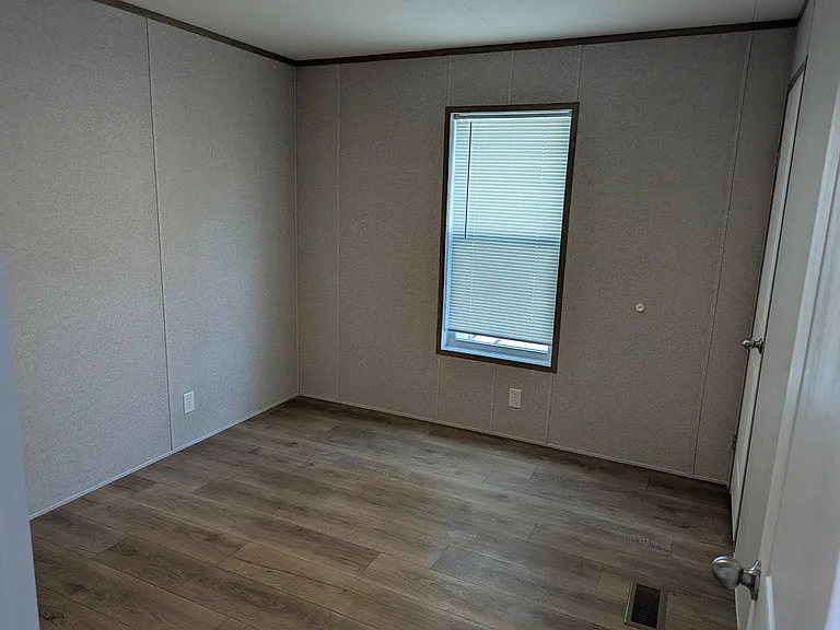 2130 N Brabant — Photo 10