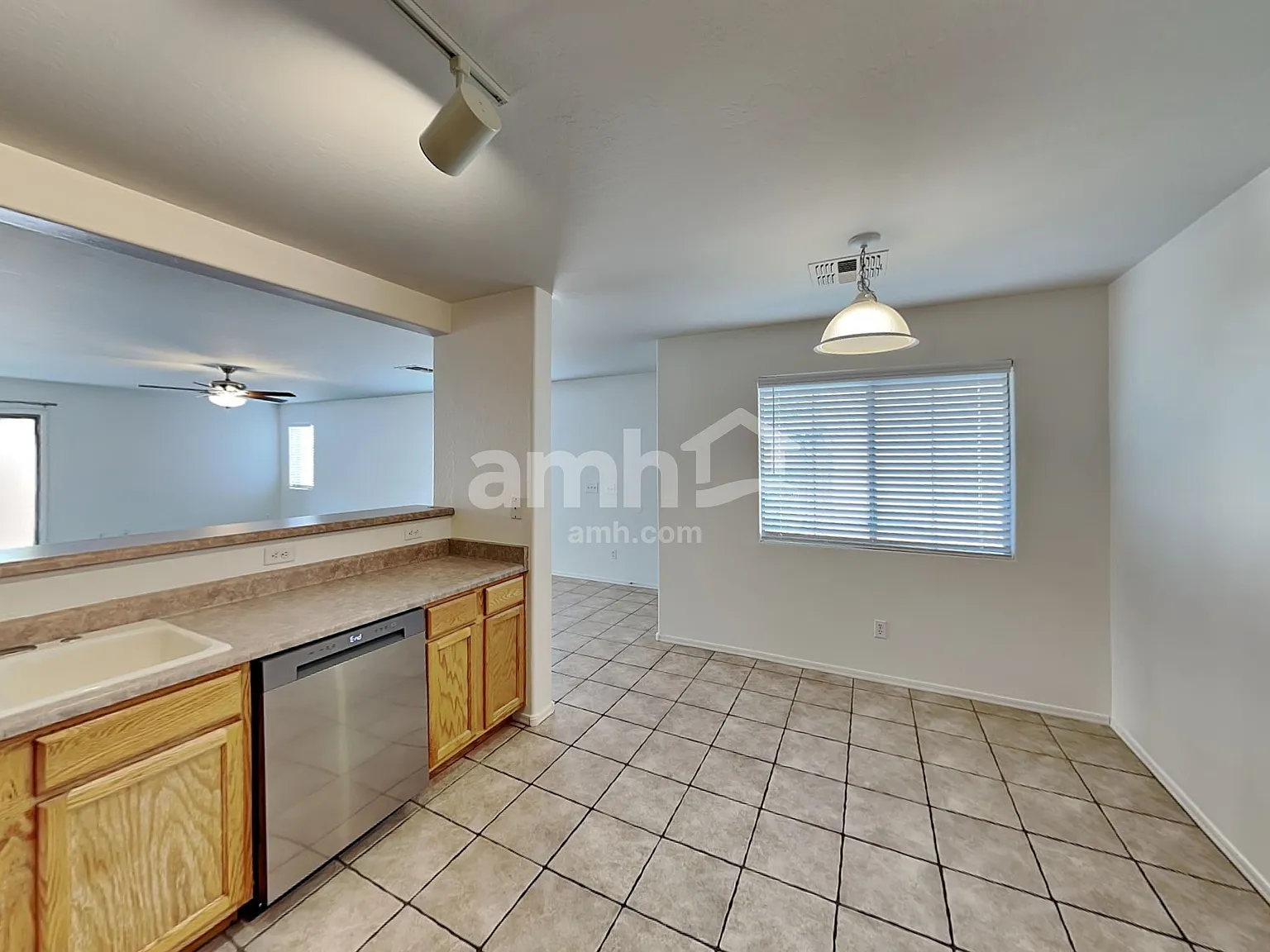 3 bed, 2.0 bath, 1633 sqft, $1,770 — Photo 4