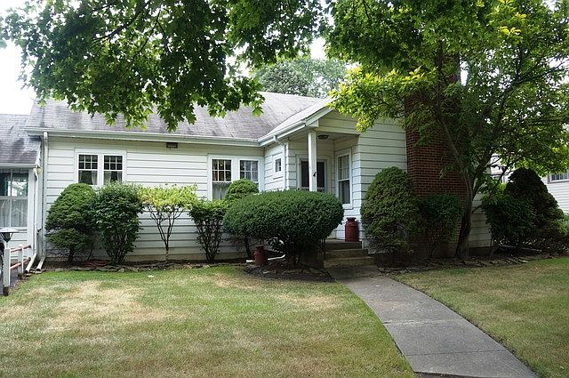 1st image of 873 E Prairie Ave