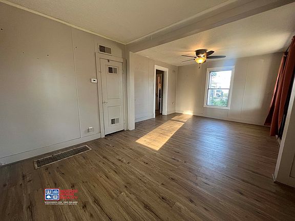 2nd image of 404 E Phoenix Ave