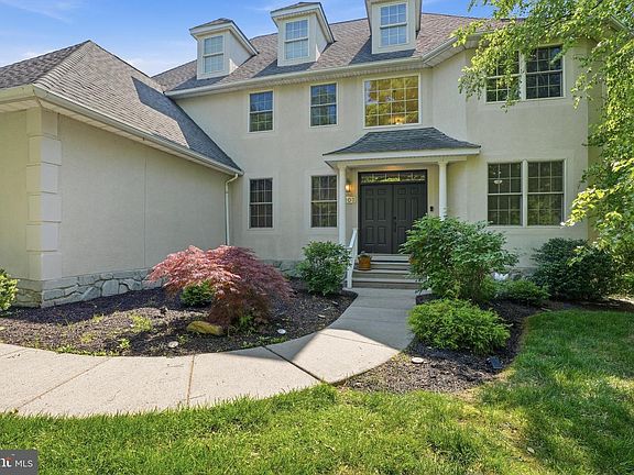 4th image of 1203 Crespo Ln
