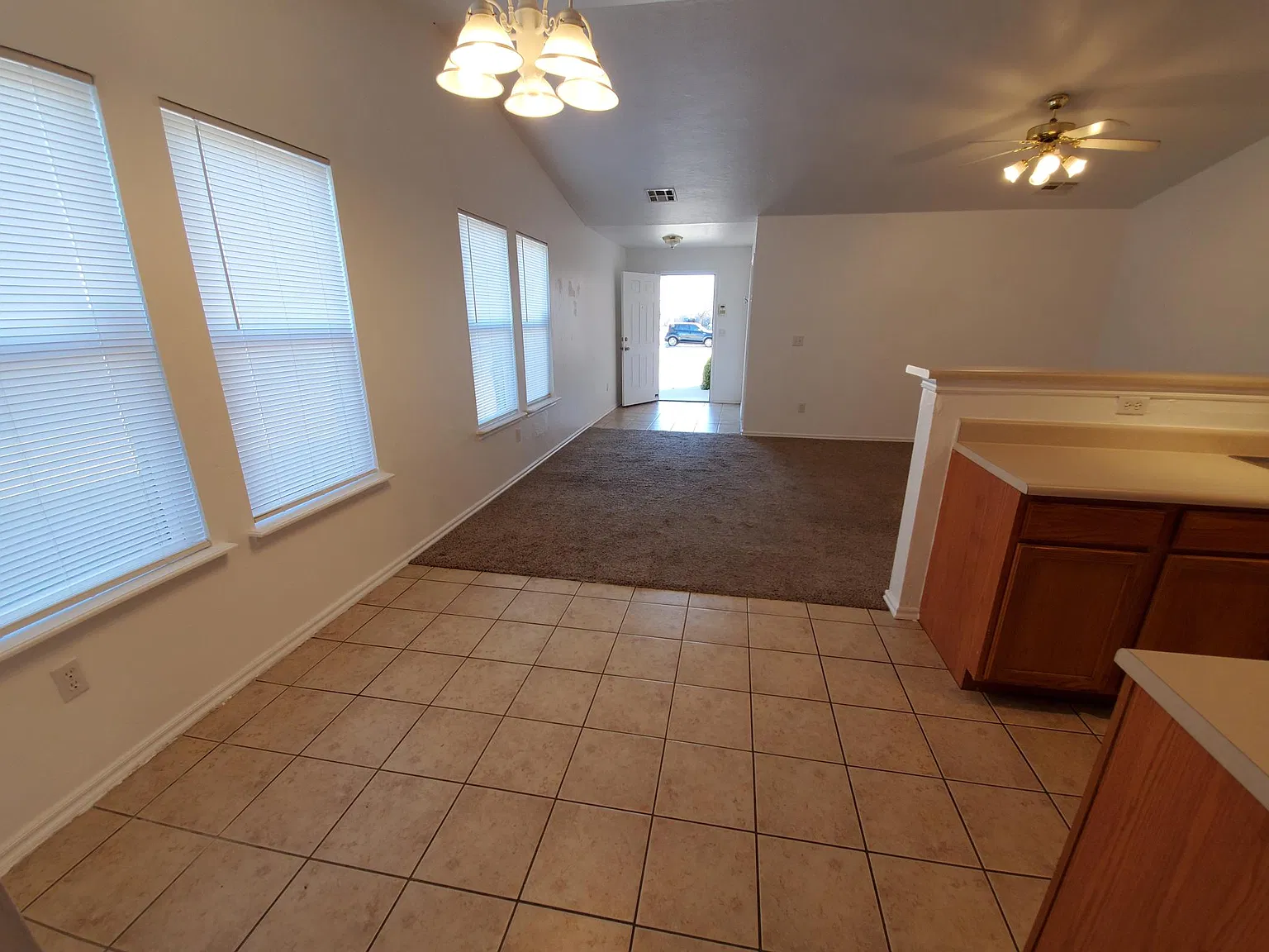 2 bed, 882 sqft, $1,200 — Photo 4