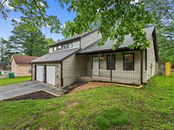 1055 Chapman Ln, Stone Mountain, GA 30088