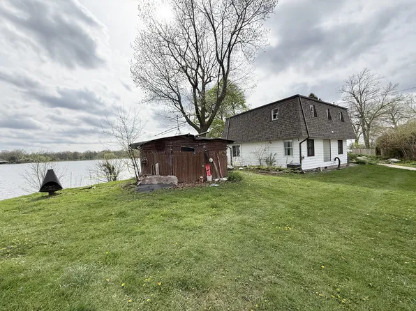 33498 N Lake Shore Dr, Grayslake, IL 60030