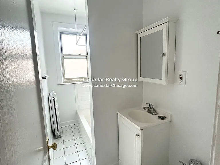 2348 W Touhy Ave #2H — Photo 8