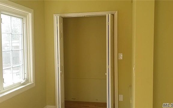 5th image of 1318 E 95th St