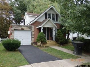 900 7th Ave, Troy, NY 12182