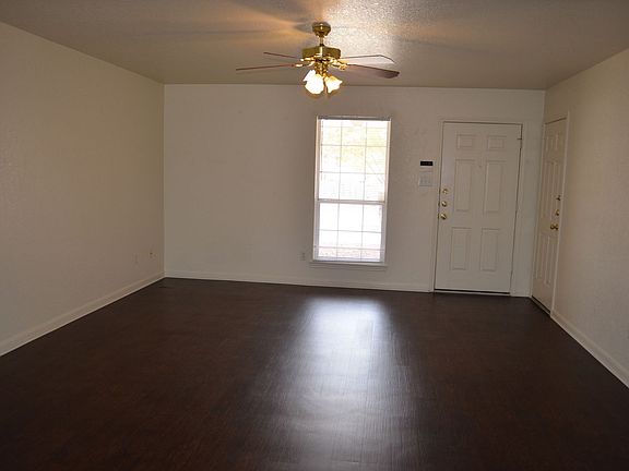 4th image of 2208 Wildewood Dr