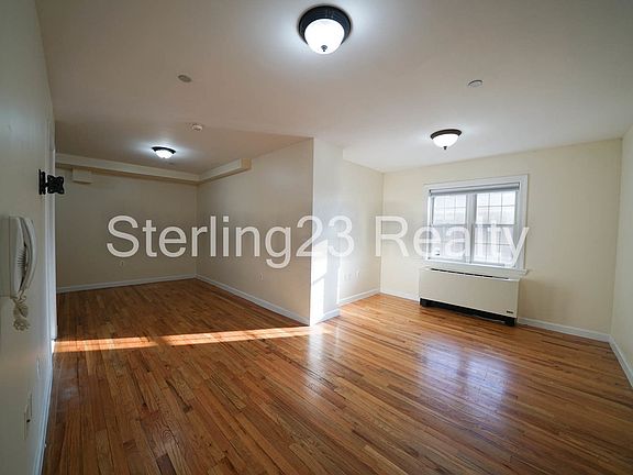 3rd image of 28-25 Astoria Blvd #6R