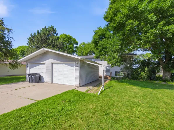 914-916 32nd St N, Fargo, ND 58104