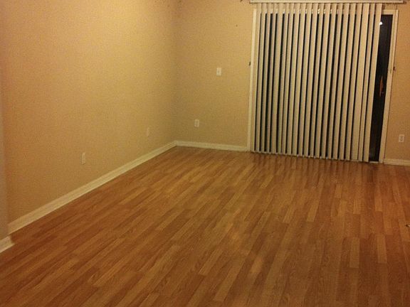3rd image of 346 Redwood Ln