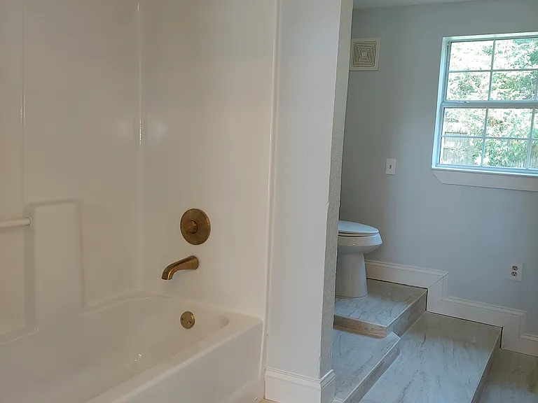 211 Althea Rd — Photo 10
