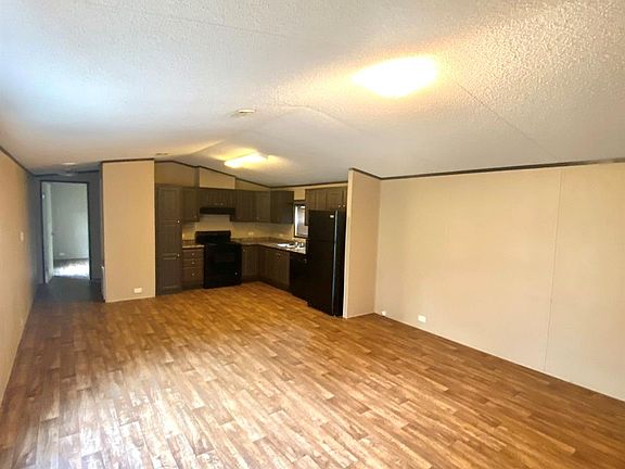 5th image of 931 S Pine Lake Rd