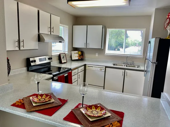 Lexington Apartments