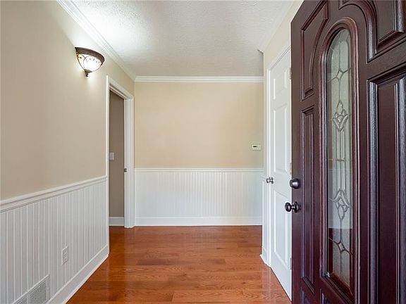 3rd image of 3022 Stoneridge Ct NW