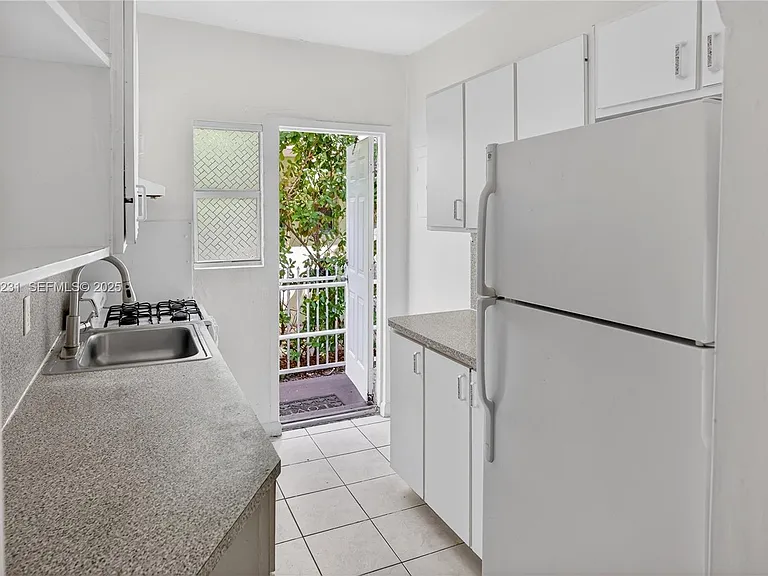 1220 Marseille Dr #5 — Photo 17