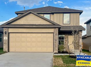 116 Honors St, Floresville, TX 78114