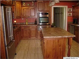 3rd image of 9303 Valley Ln SE