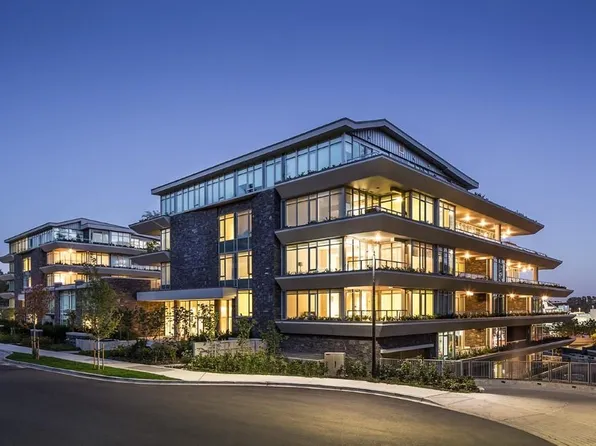 888 Arthur Erickson Pl #100, West Vancouver, BC V7T 0B1