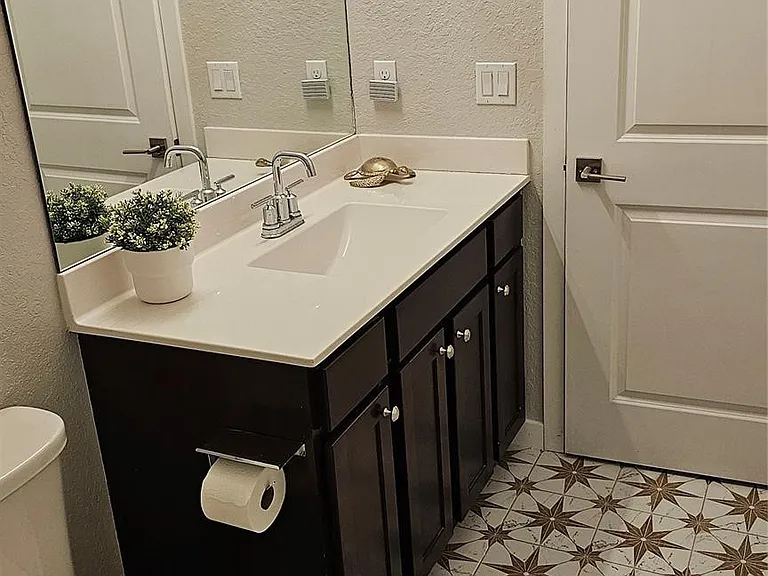 3034 NE Skyview Ln — Photo 16
