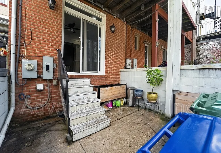 528 S Curley St — Photo 26