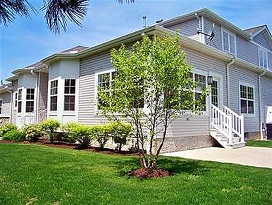 2nd image of 105 Blossom Ln