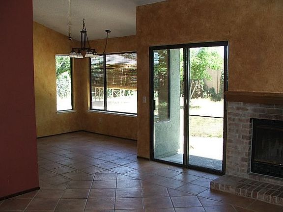 3rd image of 537 Edwards Cir