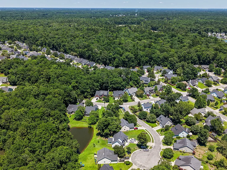 706 Beverly Dr — Photo 17