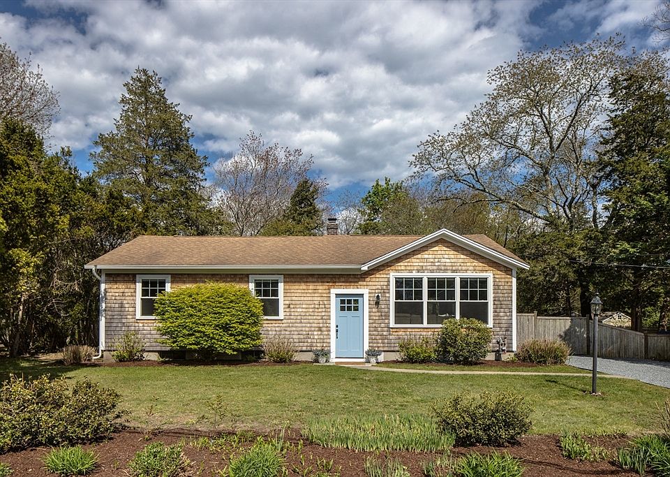 1st image of 1 Barlow Ln