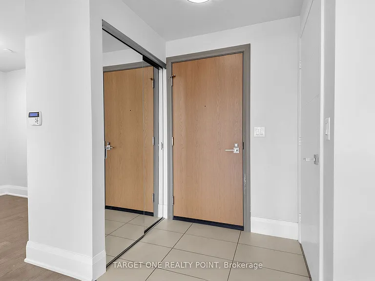 28 Uptown Dr E #RG20 — Photo 3