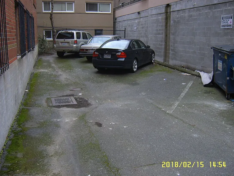 221 W Mercer St — Photo 30
