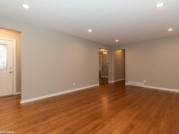 2nd image of 3018 Sarah St