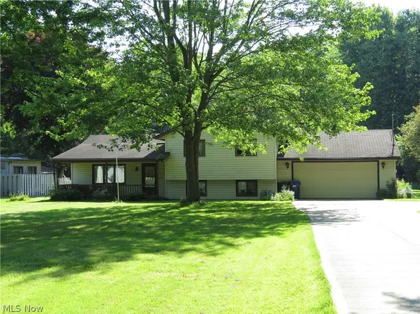 671 S Lake St, South Amherst, OH 44001