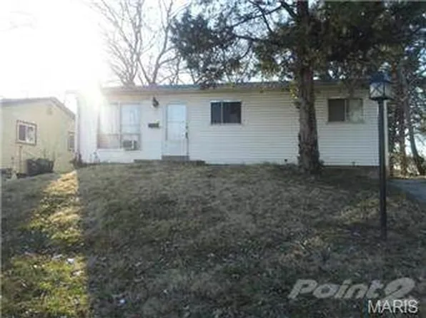 10505 Count Dr, Saint Louis, MO 63136