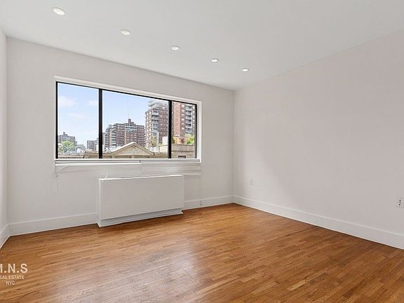 4th image of 345 W 30th St APT 7D