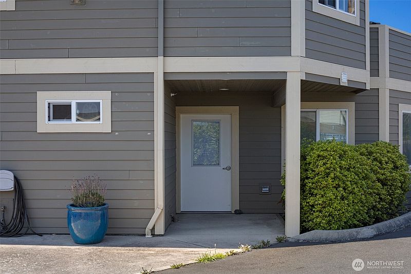 4th image of 470 Reed Street #2