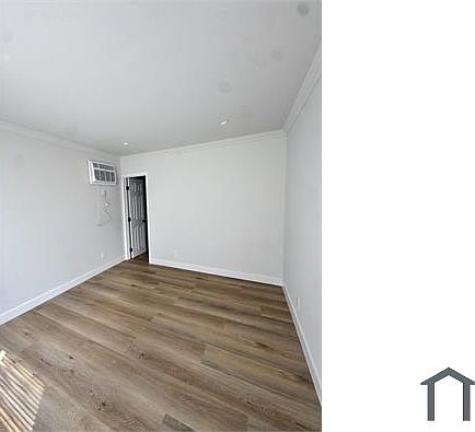5th image of 3805 W Mont Clair St