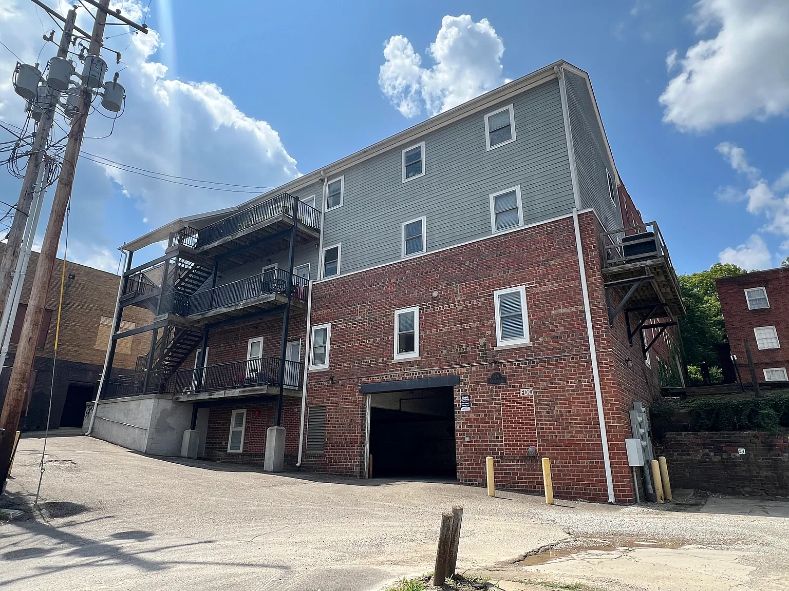 2 bed, 710 sqft, $1,650 — Photo 2