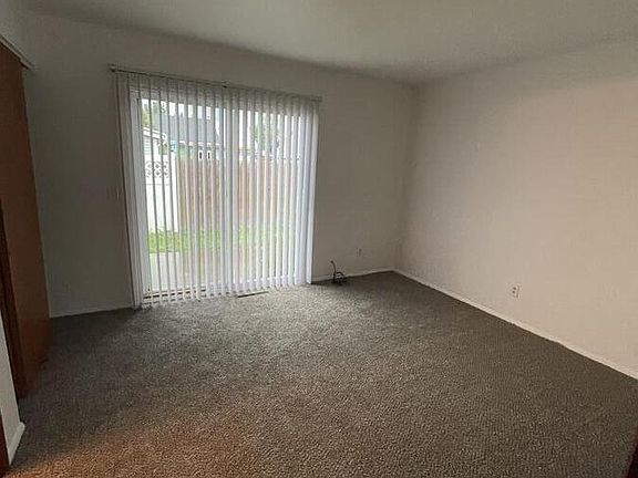 5th image of 207 Van Nest St APT 3