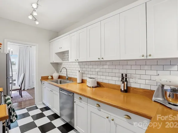 5913 Quail Hollow Rd, Charlotte, NC 28210