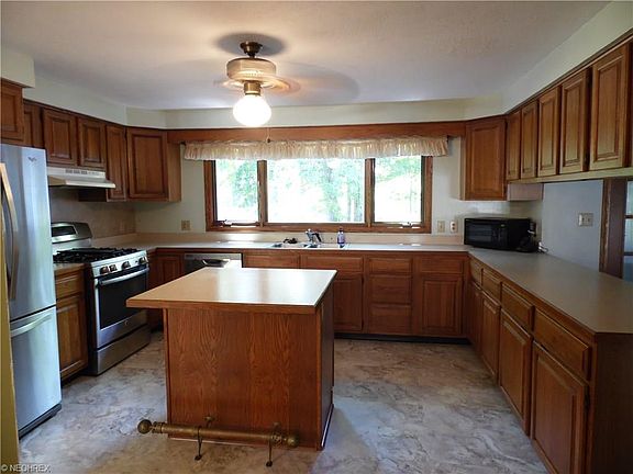 4th image of 2416 Norton Rd
