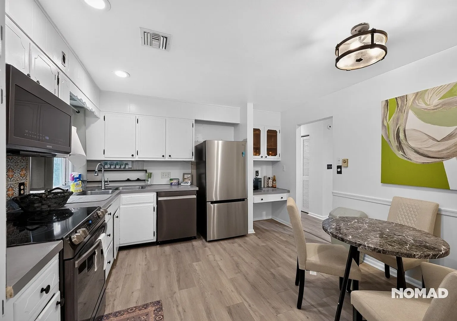 Spacious 4BR House in Harrisburg — Photo 2