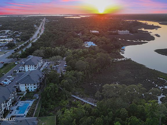 2nd image of 2501 Bienville Blvd #330