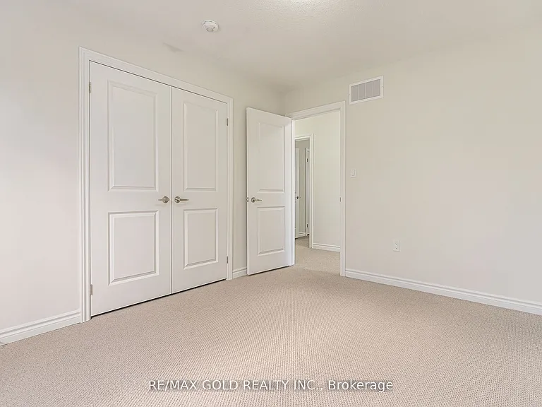 33 Gilham Way — Photo 40
