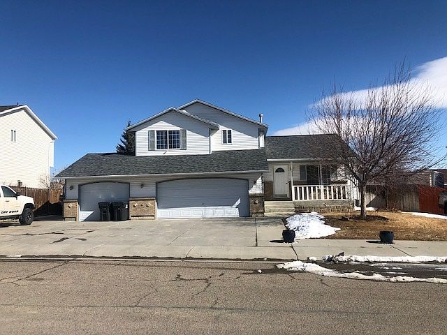 1st image of 212 Wild Rose Ln