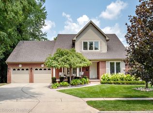 13358 Ludlow Ave, Huntington Woods, MI 48070