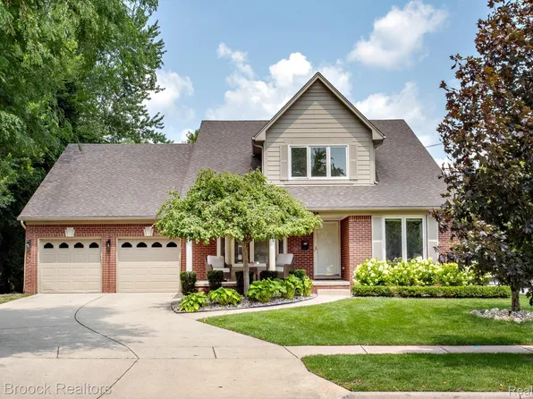 13358 Ludlow Ave, Huntington Woods, MI 48070