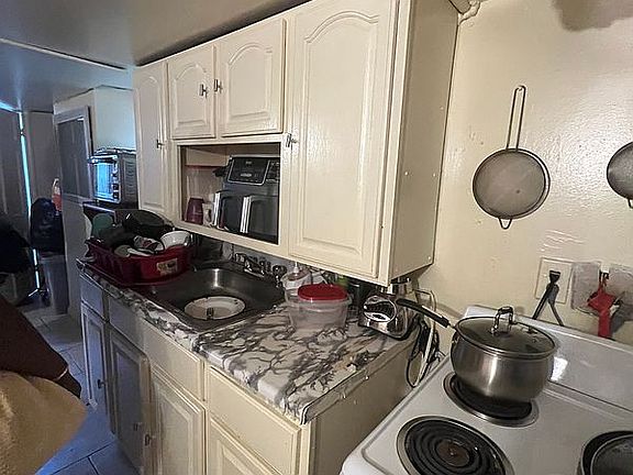 5th image of 1259 E 89th St
