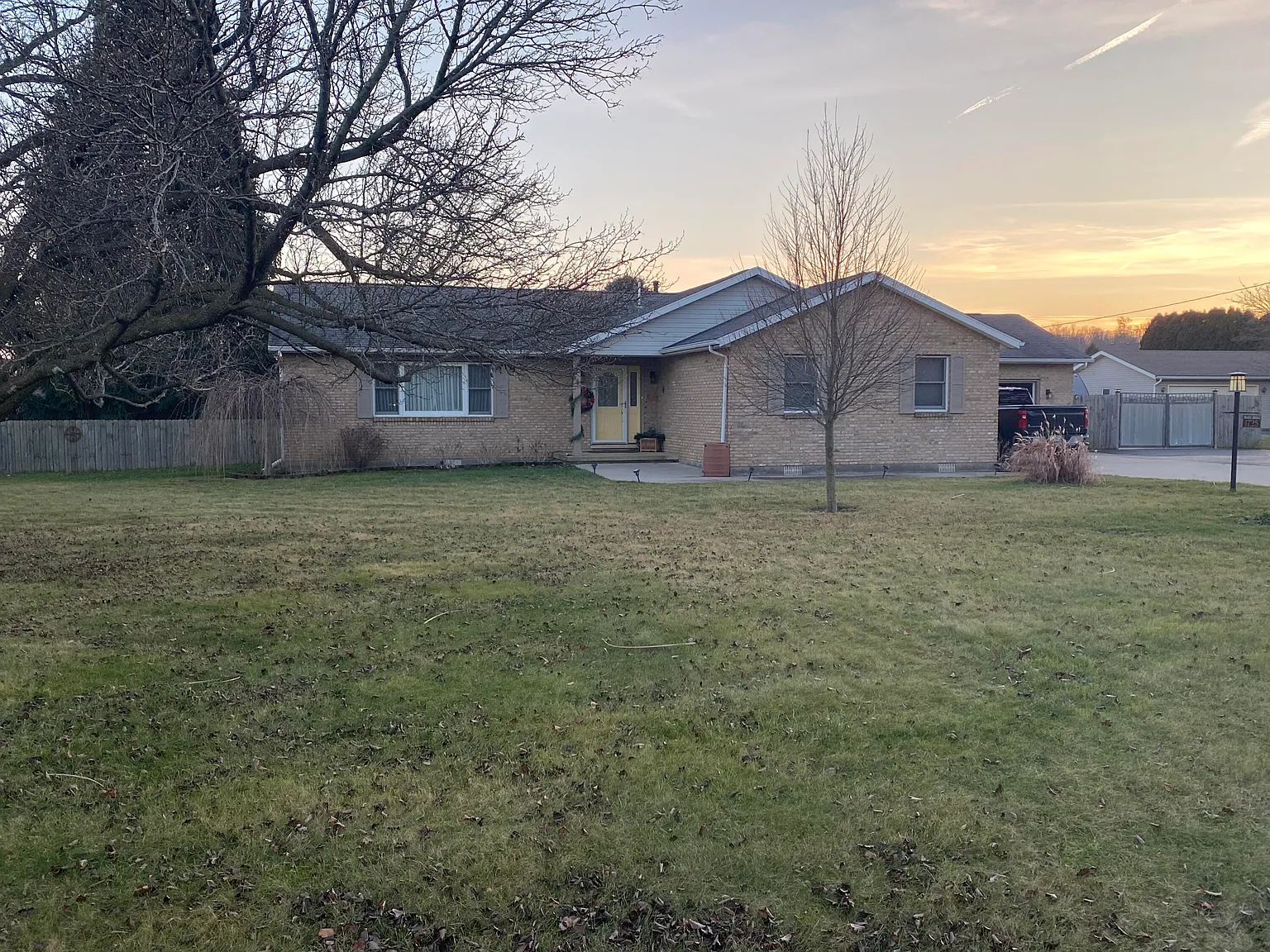 1725 Willow Rd photo 1